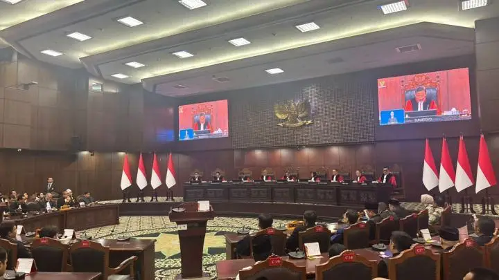 Sidang Mahkamah Konstrusi tentang perkara gugatan ijazah Gibran Rakabuming Raka, Selasa 6 Oktober 2026 malam. Foto: Metro