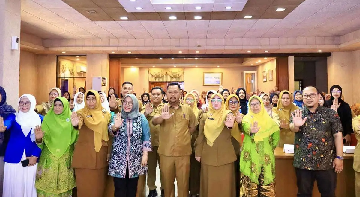 Bupati Gresik bersama para Bunda Puspa dalam Pelatihan Usaha untuk Pemberdayaan Ekonomi. Foto: Ist