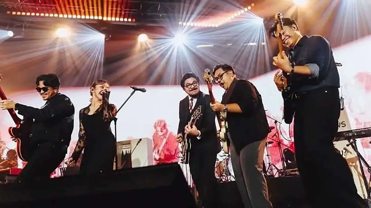 Makna Emosional Lagu Close to You Reality Club