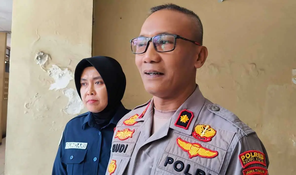 Polisi Ringkus 2 Terduga Pencuri Emas Batangan Modus COD di Kediri