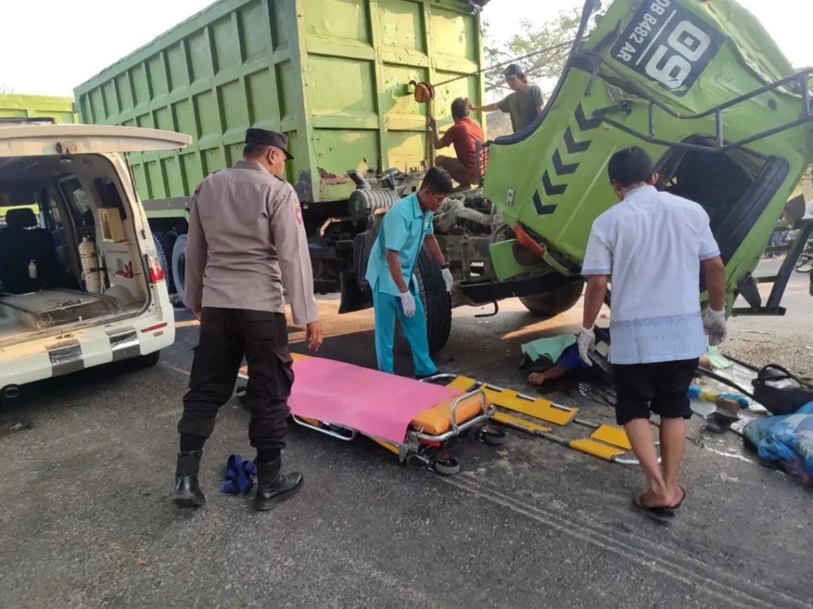 Sehari Dua Kecelakaan Maut di Bungah Gresik, Sopir Truk dan Pelajar Tewas