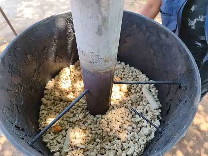 TEP ITS Sulap Limbah Pertanian jadi Biochar Bernilai Guna di Lombok Timur