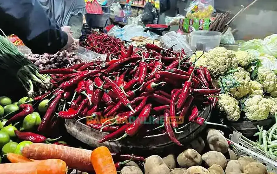 Harga Sembako Jatim Minggu 18 Oktober: Cabai Keriting Rp51.866/kg, Rawit Rp59.473/kg