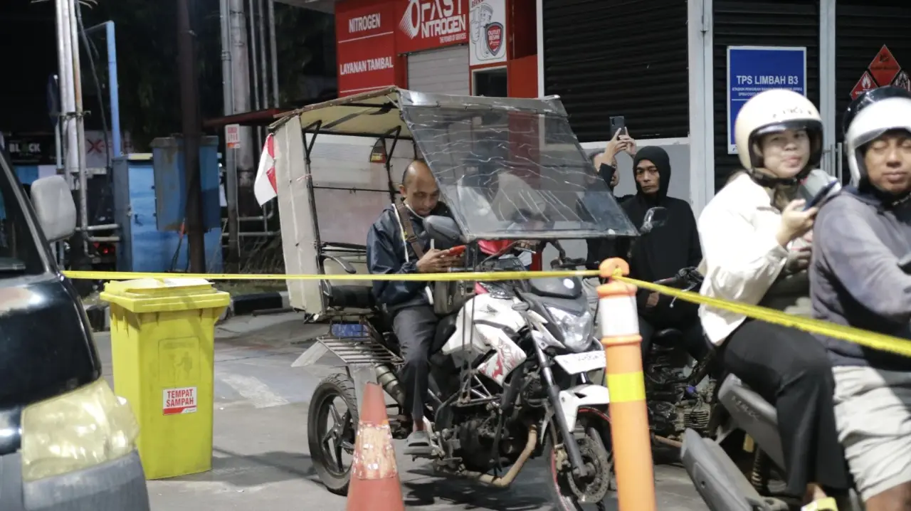 Antrean BBM di Jember Mengular, Bupati Fawait Siapkan Satgas Awasi Distribusi