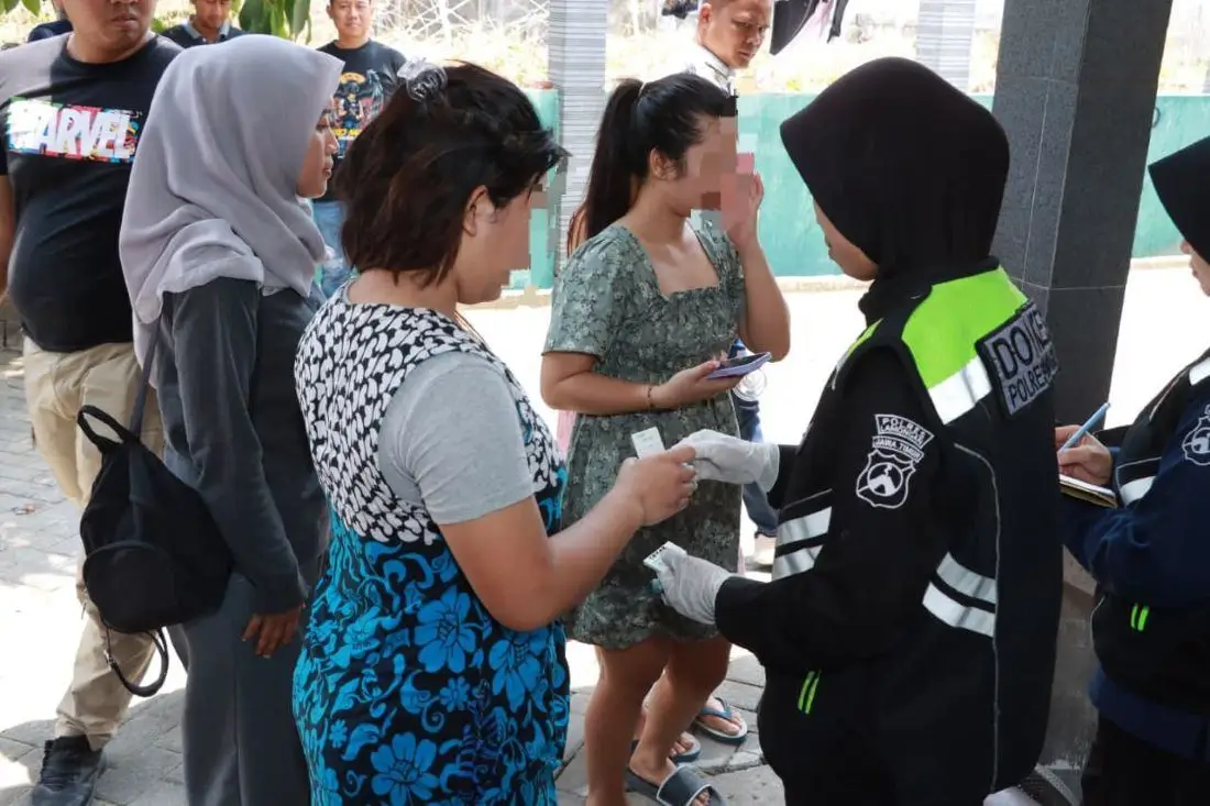 Razia Kos dan Kafe, Polres Lamongan Tes Urine 10 Penghuni