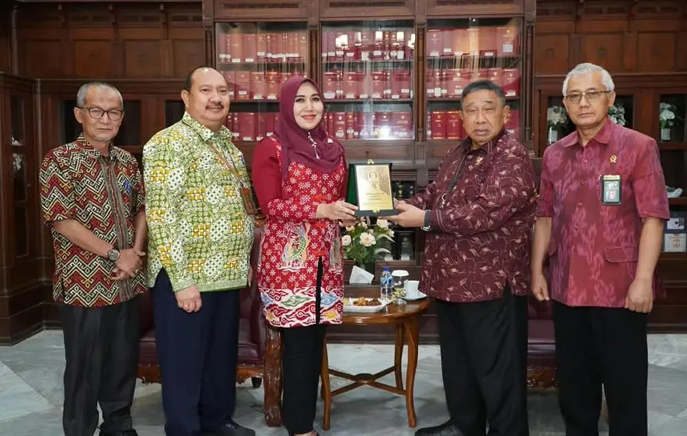 Kunker Reses Komite I DPD RI, Ning Lia Apresiasi E-Court dan Transparansi Layanan PT Surabaya