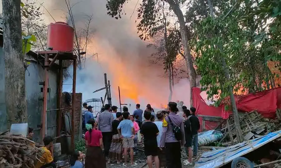 Gudang Daur Ulang Plastik di Diwek Jombang Ludes Dilalap si Jago Merah