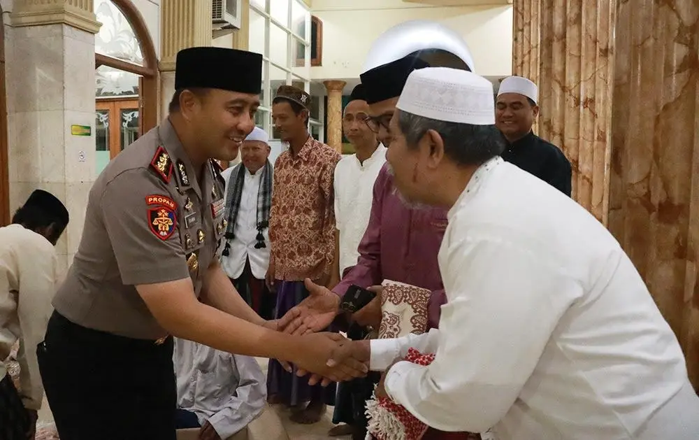Safari Subuh di Randuagung Kapolres Gresik Ingatkan Bahaya Judol hingga Pinjol