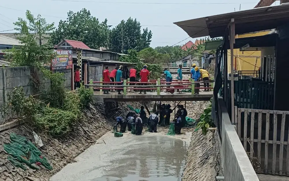 Atasi Sampah Menumpuk di Sungai Kalimati, Pemkab Banyuwangi Bentuk Satgas Pengawas dan Pasang CCTV