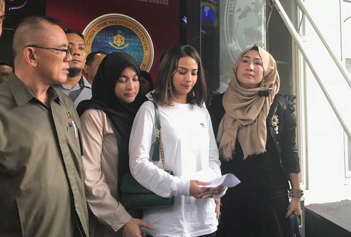 'Pemakai' Vanessa dan Avriellya Pemilik Tambang di Lumajang