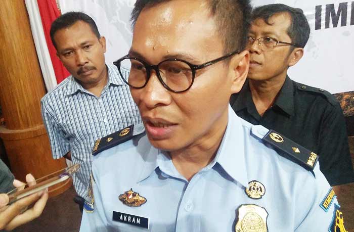 Kepala Kantor Imigrasi Kelas II Blitar, M Akram.