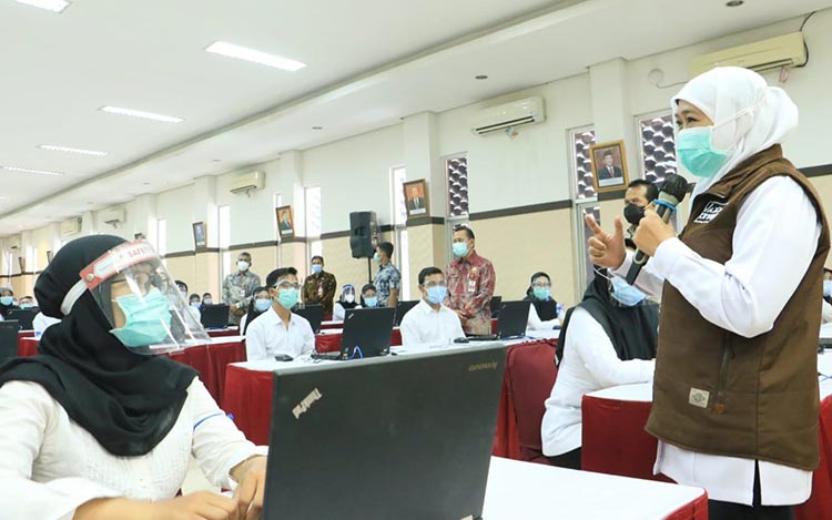 Tinjau SKB CPNS, Gubernur Khofifah Berharap Peserta Jadi Pioner Pembangunan Jatim
