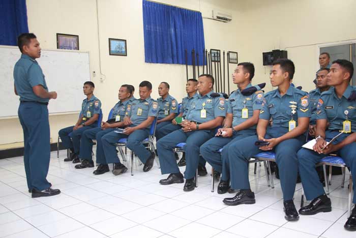 Satban Koarmatim Laksanakan Latihan Navigasi Bahari TW-I Tahun 2018