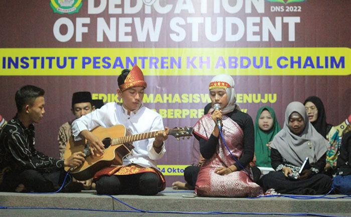 Salah satu kesenian daerah yang ditampilkan saat Malam Inagurasi DNS IKHAC 2022.