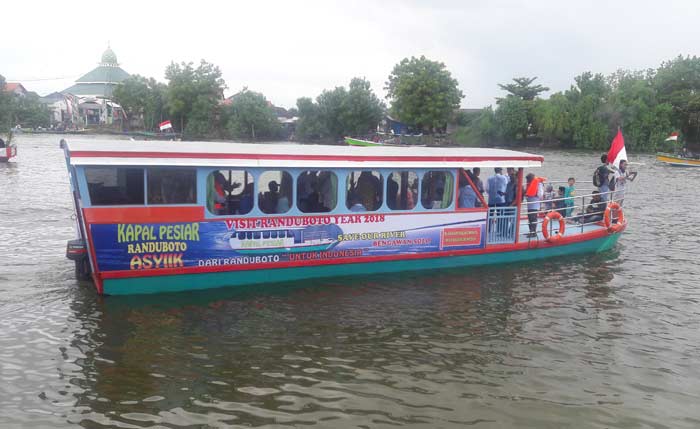 Geliatkan Pariwisata, Desa Randuboto Gresik Launching 'Kapal Pesiar'