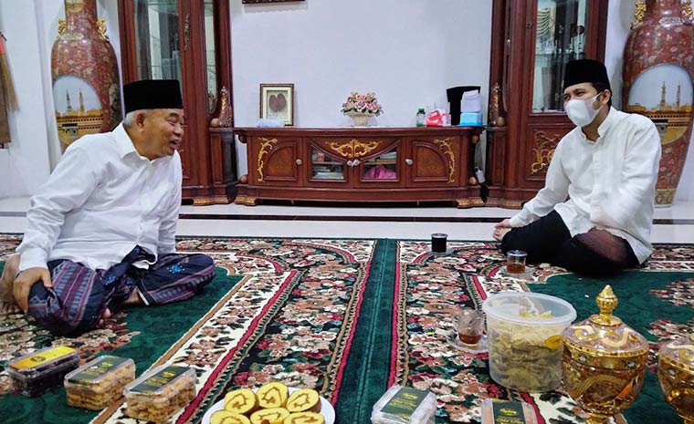 Sowan Kiai Asep Tengah Malam, Wagub Emil Tanya Kenapa Pondoknya Dinamakan Amanatul Ummah