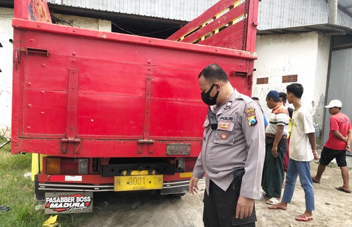 Tabrak Bak Belakang Truk, Pengemudi Vario Warga Sampang Meninggal di Pamekasan