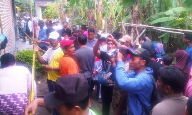 Rumah Pemilik Al-Qur'an Raksasa Di Police Line,  Al-Qur'an Diamankan