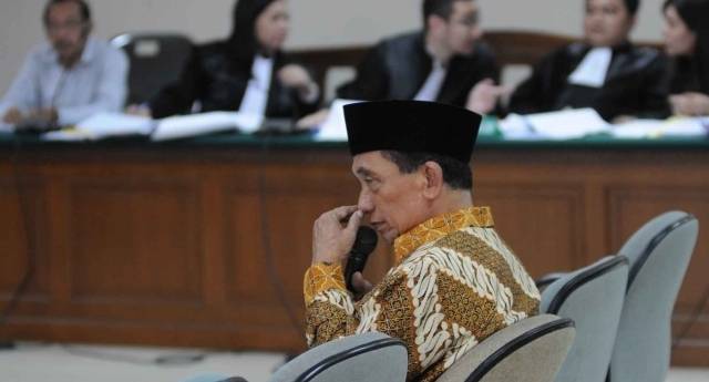 Sidang, Fuad Amin Berkelit dengan Cara Melucu, Ngaku Tak Paham Diberi Uang