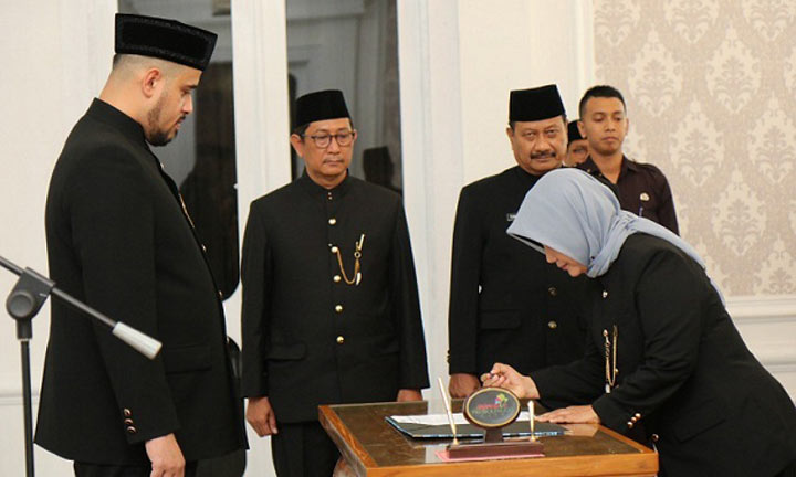 Drg Ninik Ira Wibawati saat dilantik sebagai Sekdakot Probolinggo, Senin (18/11) lalu.
