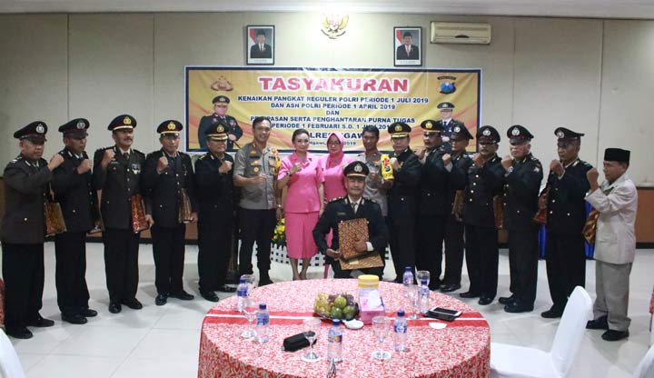 Tasyakuran kenaikan pangkat jajaran Polres Ngawi.