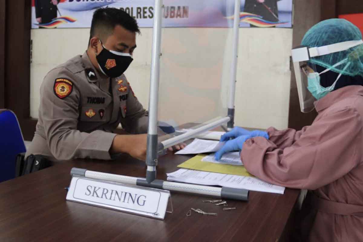 Respon Cepat Anggota Polres Tuban Bantu Warga Butuh Pendonor Darah O Plus, 8 Personil Diterjunkan