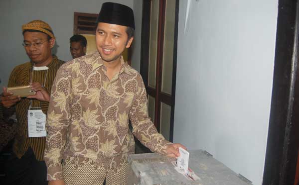 Suami Arumi Bachsin Menang Telak di Pilkada Trenggalek