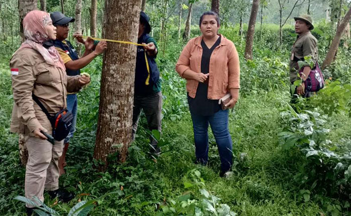PKSM Arek Lancor dan UPT PTH Dishut Jatim Survei Calon Lahan di Pamekasan