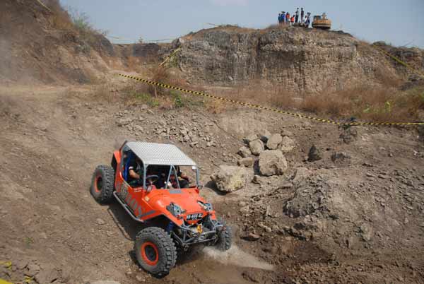 Puluhan 'Offroader' Ikuti Kejurda Jatim Extra Challenge Seri II di Jombang