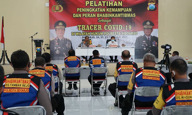 Satbinmas Polresta Sidoarjo menggelar pelatihan yang berhubungan dengan upaya tracing Covid-19 kepada 349 bhabinkamtibmas di wilayah Kabupaten Sidoarjo, Rabu (24/2/2021). (foto: ist)