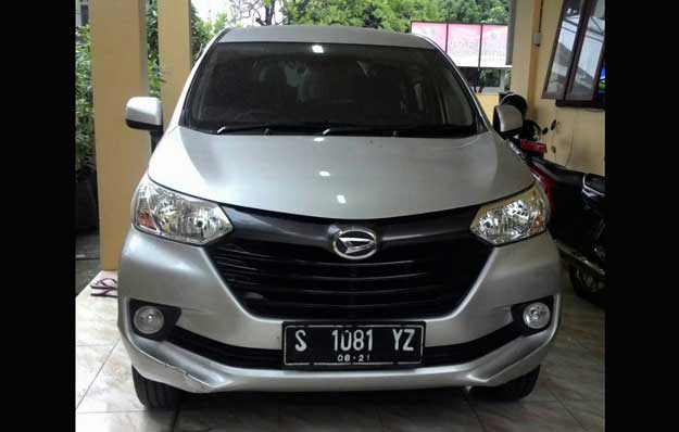 Mobil rental yang digadaikan.