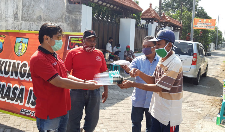 Alumni SMAN 2 Kota Kediri Gelar Aksi Sosial Cegah Covid-19