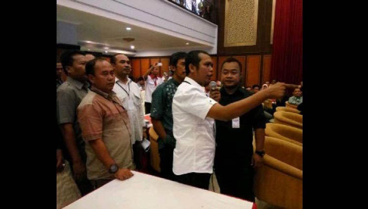Tim Paslon 1 Geruduk Panwaslih Jember, Tagih Jawaban Soal Nota Keberatan