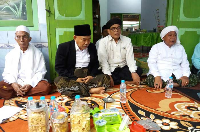 Dihadiri Menantu RKH As'ad Syamsul Arifin, Ratusan Warga Situbondo Antusias Menangkan Khofifah