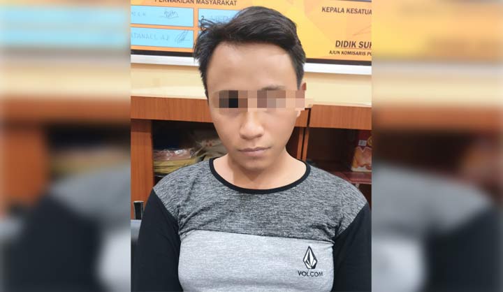 Tersangka Defi Siswanto saat diamankan.