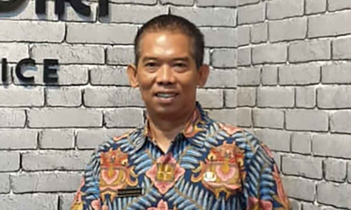 Pemkot Kediri Ajak OPD Bagikan Bendera Merah Putih untuk Masyarakat