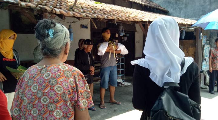 Bayi Baru Lahir Terlilit Kain di Kolong Tempat Tidur, Keluarga Histeris