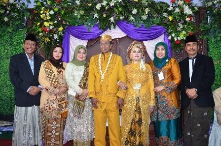 15 Pasutri  Sirri di Gresik Ikuti Nikah Massal