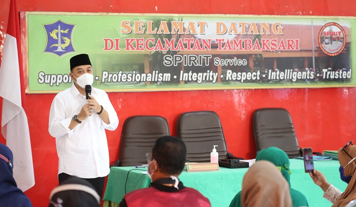 Wali Kota Eri saat berada di Kantor Kecamatan Tambaksari, Surabaya, Rabu (19/5/2021).