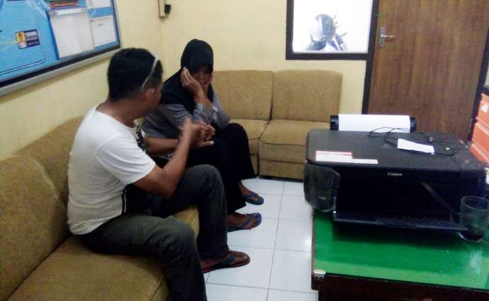 Sukilah (60), warga Desa Tambakan, Kecamatan Gandusari, Kabupaten Blitar, dirampok, Rabu (28/12).