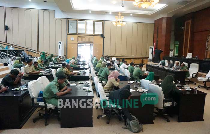Hearing dengan DPRD Jombang, Honorer K-2 Tuntut Bupati Keluarkan SK Pegawai Tetap