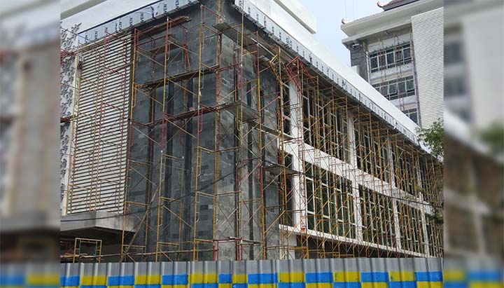 Kondisi bangunan gedung Bappeda yang belum selesai.