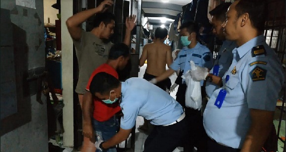 Razia di lapas Sidoarjo.