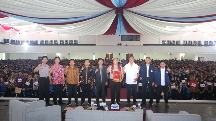 Kapolres Bangkalan Ajak Maba UTM Tangkal Paham Radikalisme