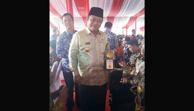 Pengelolaan Sampah Melalui TPST antar Kabupaten Sidoarjo Sabet Adipura Kirana