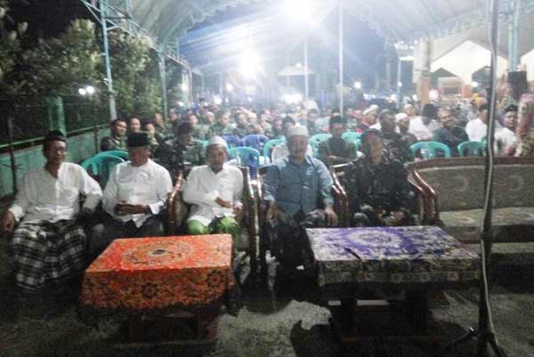 Satgas TMMD dan Warga Plumpang Hadiri Pengajian Isra' Mi'raj