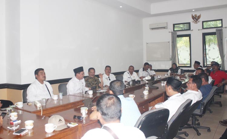 AKD saat menemui Ketua DPRD dan Ketua BK.