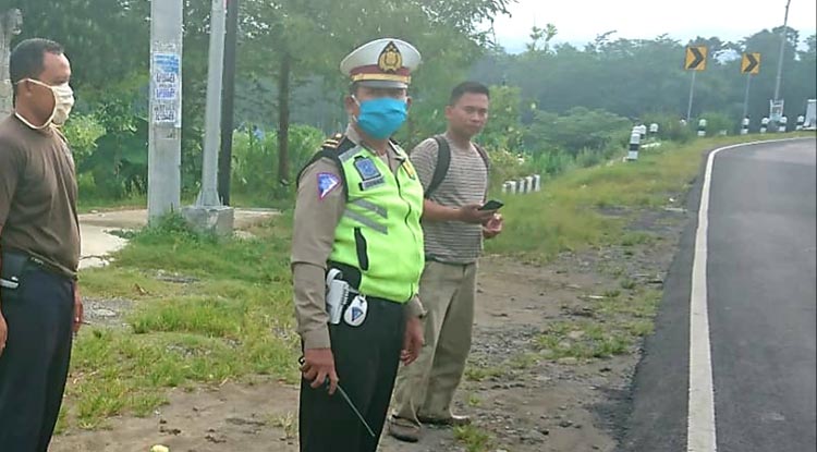 Antisipasi Balap Liar, Kapolsek Ngadiluwih Pimpin Patroli Rutin di Lapangan