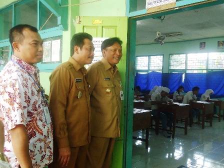 Sambari Optimis Peserta UN di Gresik Lulus 100 Persen