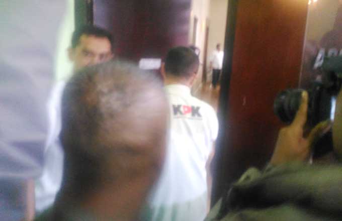 Wawali dan Sekkota Malang Kompak Bungkam Pasca Penggeledahan Kantor Pemkot oleh KPK